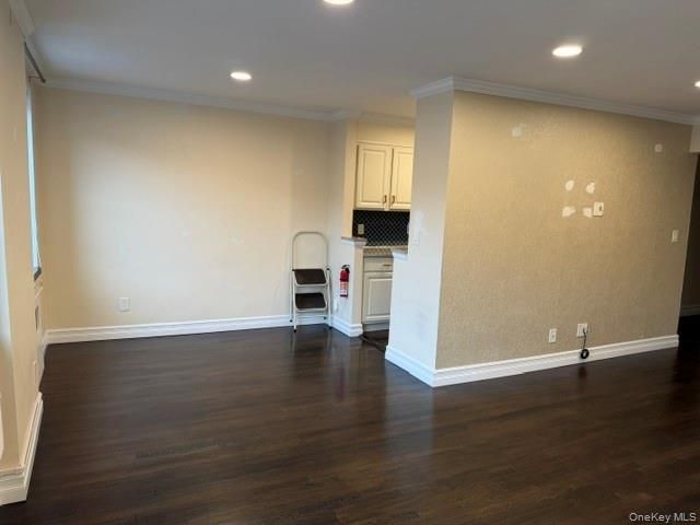 3 Birchwood Court 4M, Mineola, NY 11501