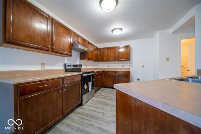 2931 sentiment Lane, Greenwood, IN 46143