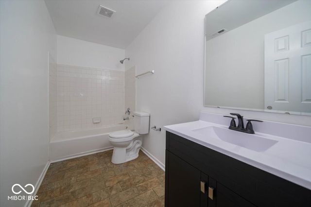 2931 sentiment Lane, Greenwood, IN 46143