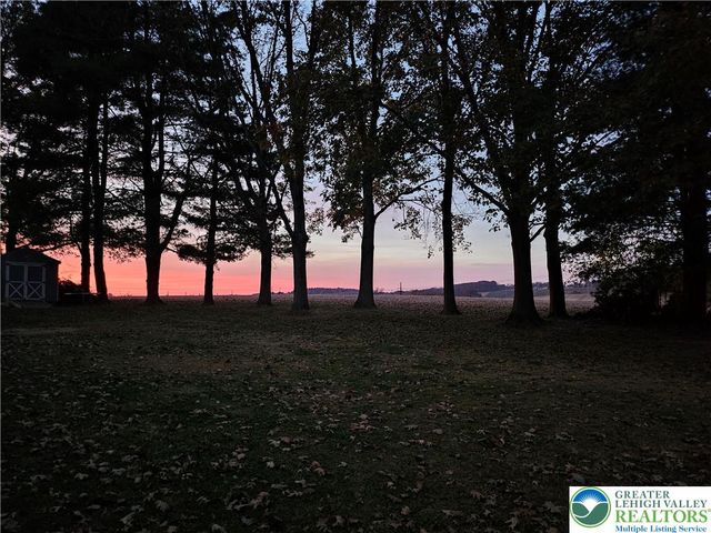 8853 Max Way, Upper Macungie Twp, PA 18031