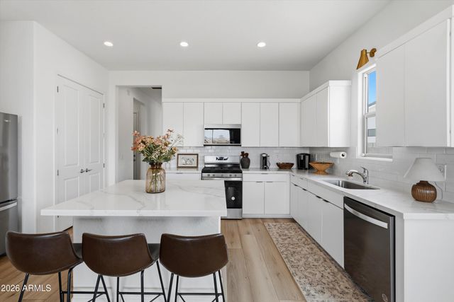 17974 W BIGHORN Avenue, Goodyear, AZ 85338