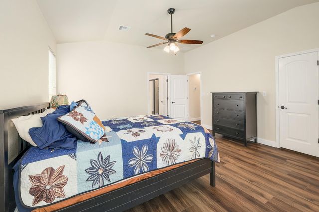 212 Monahans DR, Georgetown, TX 78628