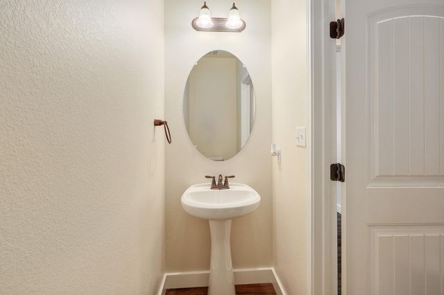 212 Monahans DR, Georgetown, TX 78628