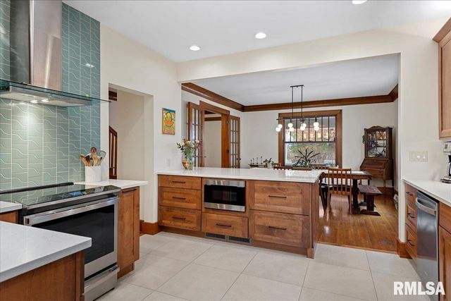 817 S PARK Avenue, Springfield, IL 62704