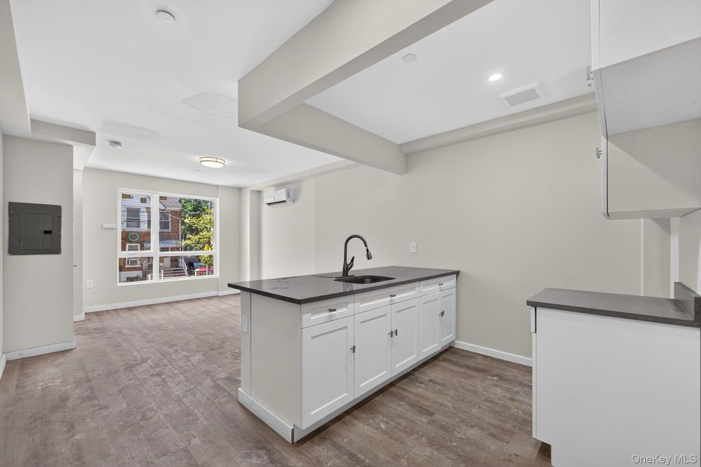 8613 124th Street, Richmond Hill, NY 11418 — photo 3