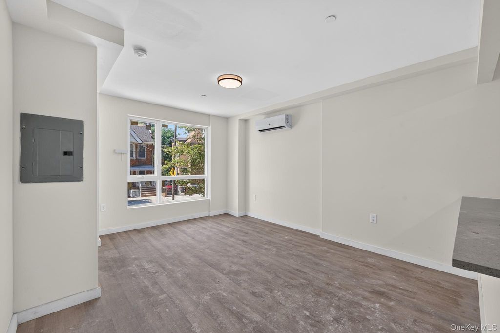 8613 124th Street, Richmond Hill, NY 11418 — photo 4