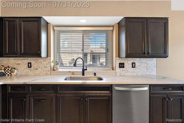 3151 Goldenrod Drive, Rochester Hills, MI 48307