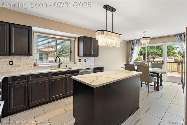 3151 Goldenrod Drive, Rochester Hills, MI 48307