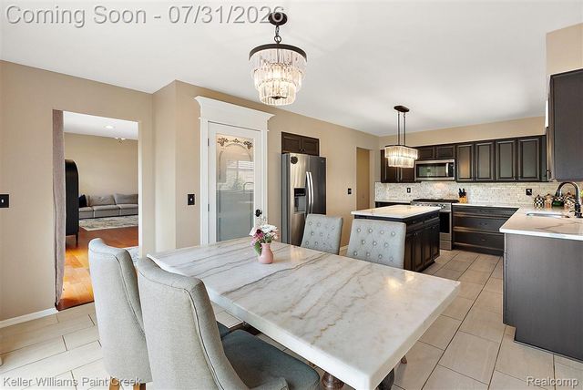3151 Goldenrod Drive, Rochester Hills, MI 48307