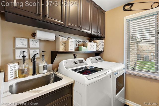 3151 Goldenrod Drive, Rochester Hills, MI 48307