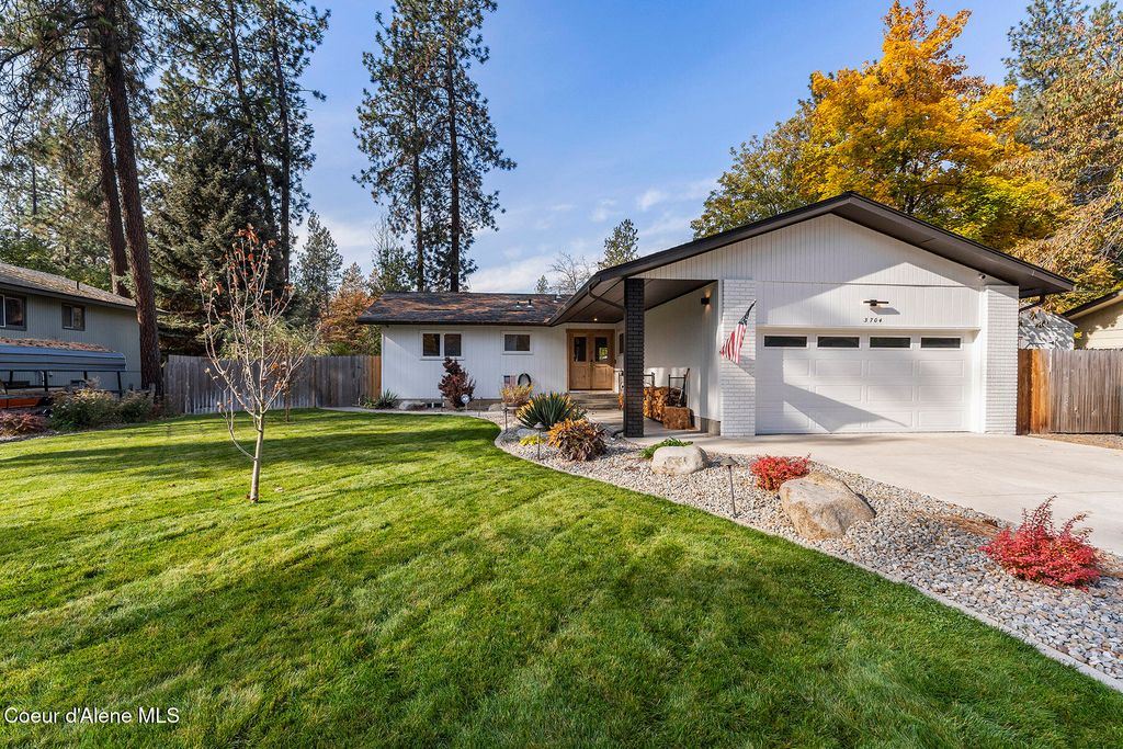 3704 N Woods LN, Coeur d'Alene, ID 83815 photo 4