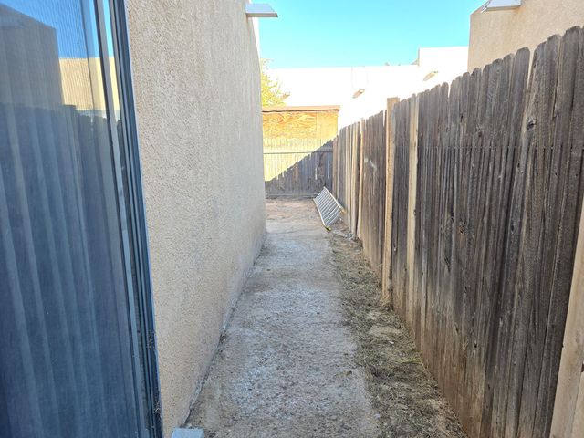 644 Bataan Drive SW, Albuquerque, NM 87121