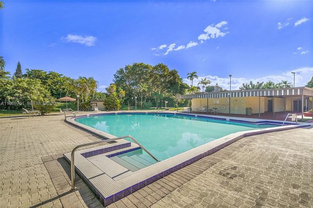 1681 NW 70th Ave 418, Plantation, FL 33313