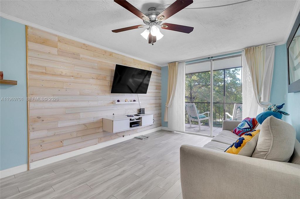 1681 NW 70th Ave 418, Plantation, FL 33313