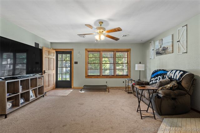 808 Carter Street SE, Ardmore, OK 73401