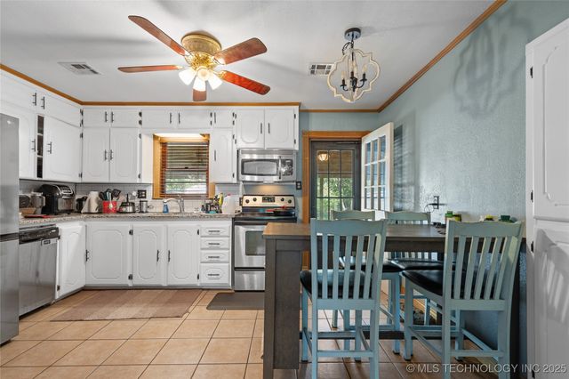 808 Carter Street SE, Ardmore, OK 73401