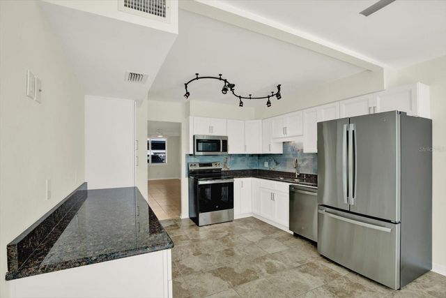 4715 BAY STREET NE 126, St Petersburg, FL 33703