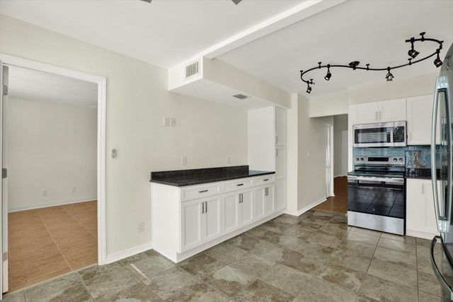 4715 BAY STREET NE 126, St Petersburg, FL 33703