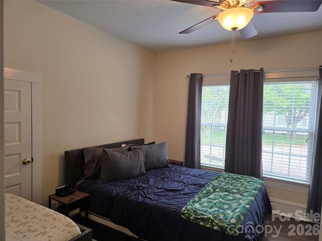 214 E 10th Street, Kannapolis, NC 28083