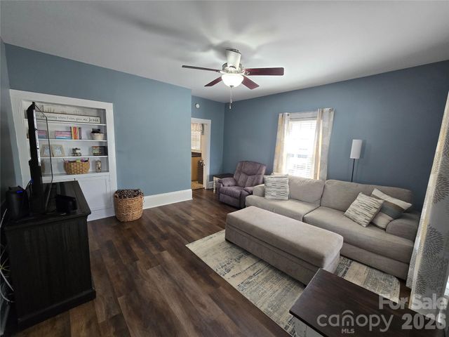 214 E 10th Street, Kannapolis, NC 28083
