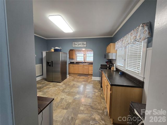 214 E 10th Street, Kannapolis, NC 28083