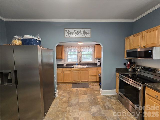 214 E 10th Street, Kannapolis, NC 28083