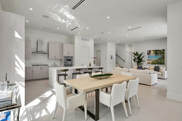 16702 Mosaic Place, Delray Beach, FL 33446