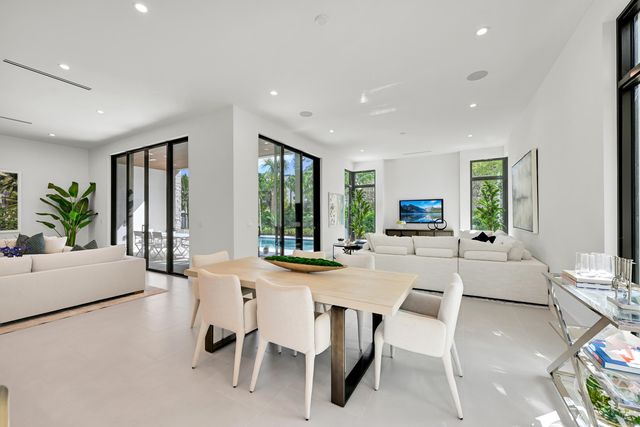 16702 Mosaic Place, Delray Beach, FL 33446