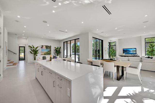 16702 Mosaic Place, Delray Beach, FL 33446