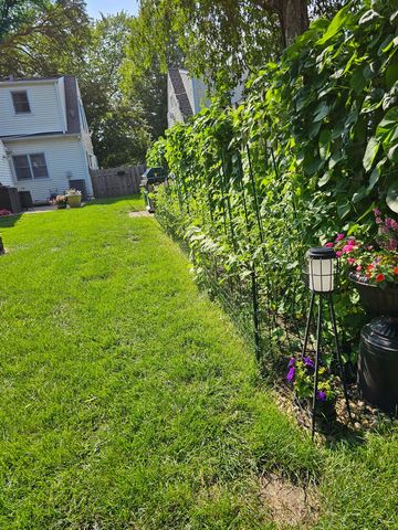 745 S CHESTNUT Avenue, Arlington Heights, IL 60005