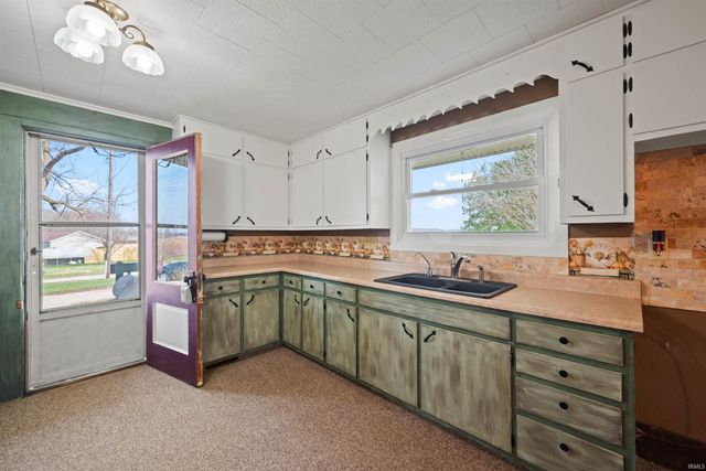 8849 E 100 S Road, Marion, IN 46953