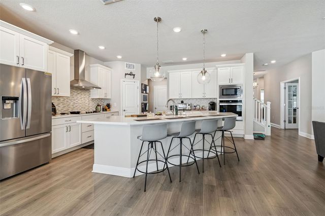 2407 W CARMEN STREET, Tampa, FL 33609