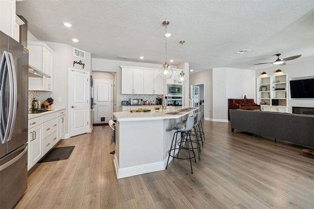 2407 W CARMEN STREET, Tampa, FL 33609