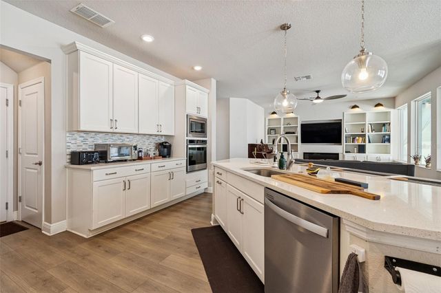 2407 W CARMEN STREET, Tampa, FL 33609