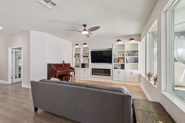 2407 W CARMEN STREET, Tampa, FL 33609