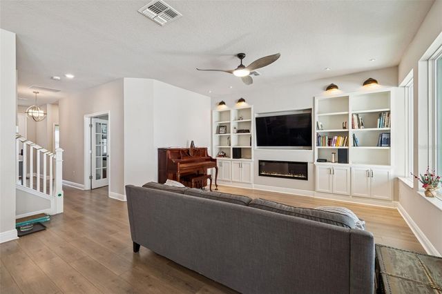 2407 W CARMEN STREET, Tampa, FL 33609