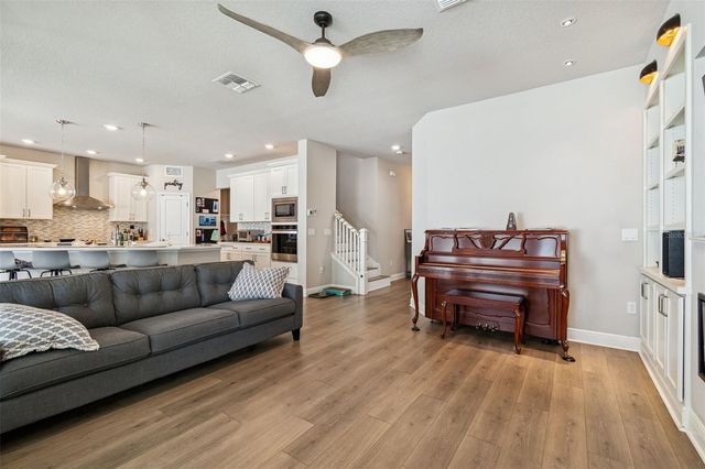 2407 W CARMEN STREET, Tampa, FL 33609