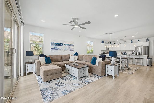 40054 W JAMES Lane, Maricopa, AZ 85138