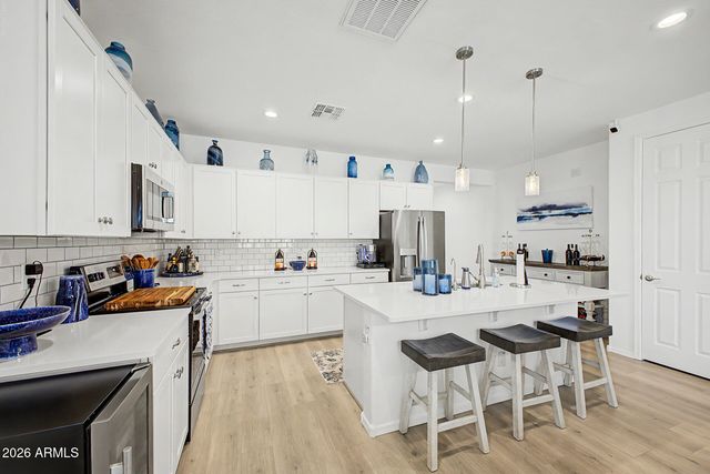 40054 W JAMES Lane, Maricopa, AZ 85138