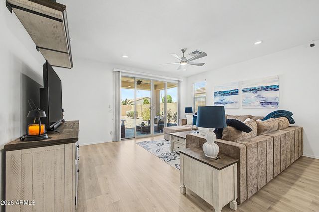 40054 W JAMES Lane, Maricopa, AZ 85138