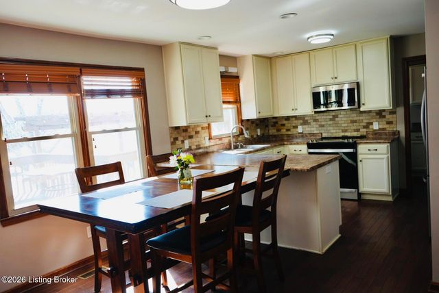 9605 Meghan Ln, Louisville, KY 40291