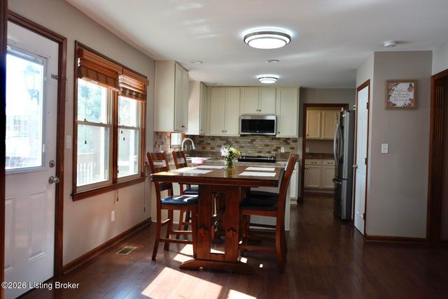 9605 Meghan Ln, Louisville, KY 40291