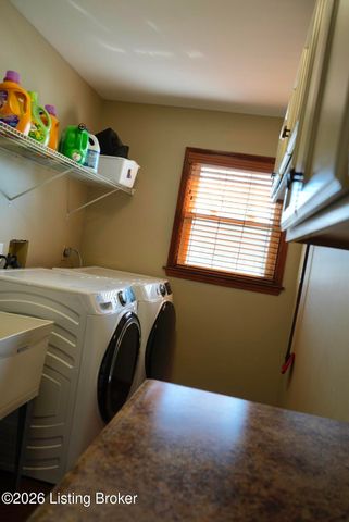 9605 Meghan Ln, Louisville, KY 40291