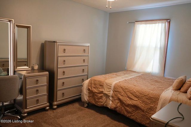 9605 Meghan Ln, Louisville, KY 40291