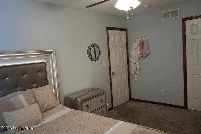 9605 Meghan Ln, Louisville, KY 40291