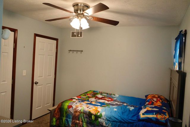 9605 Meghan Ln, Louisville, KY 40291