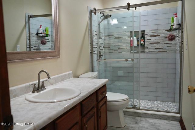 9605 Meghan Ln, Louisville, KY 40291