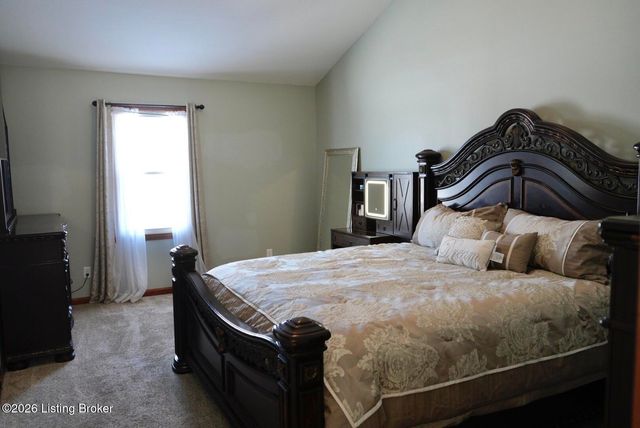 9605 Meghan Ln, Louisville, KY 40291