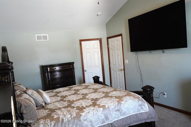 9605 Meghan Ln, Louisville, KY 40291