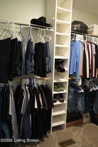 9605 Meghan Ln, Louisville, KY 40291